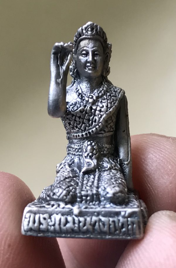 （Sold）Pra Nang Kwak (Loi Ongk statuette) - Nuea Tong Pon Sai 'Run Daw Maha Sethee' edition Luang Phor Sawai （Wat Prasat Panom Rung）