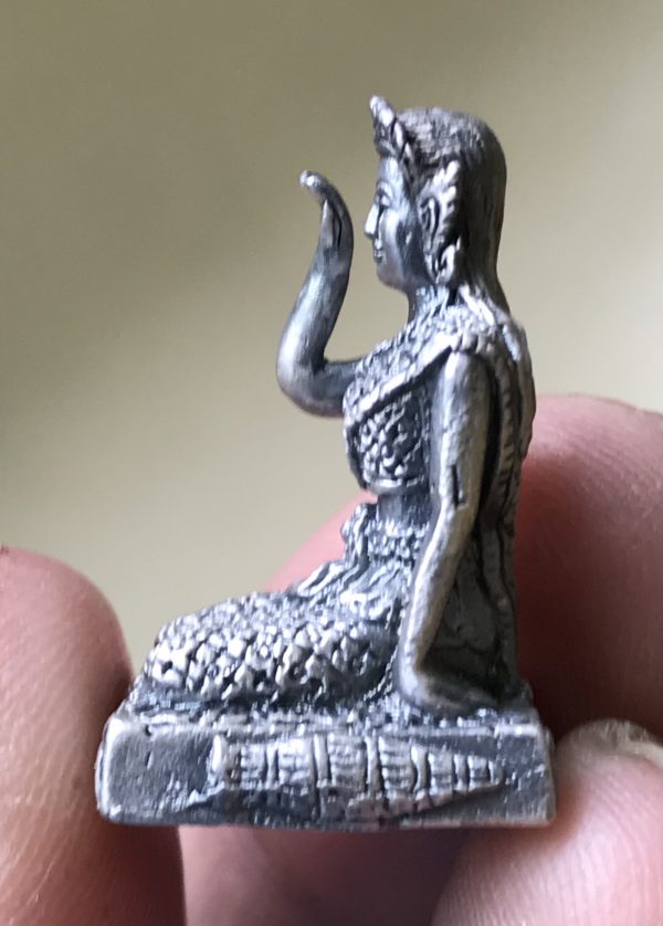 （Sold）Pra Nang Kwak (Loi Ongk statuette) - Nuea Tong Pon Sai 'Run Daw Maha Sethee' edition Luang Phor Sawai （Wat Prasat Panom Rung）